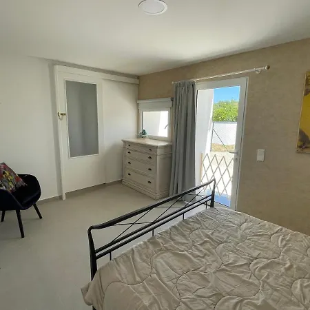 Corps De Ferme Et A La Campagne Avec Piscine Dans Un Verger Ferienhaus Pechão