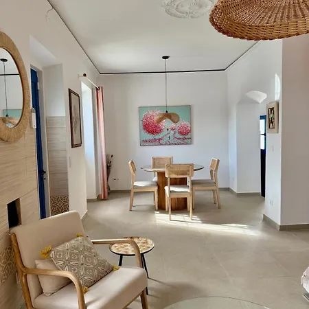 Ferienhaus Corps De Ferme Et A La Campagne Avec Piscine Dans Un Verger Pechão
