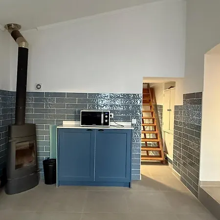 Corps De Ferme Et A La Campagne Avec Piscine Dans Un Verger Vakantiehuis *