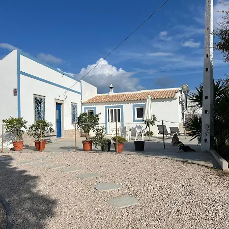 Vakantiehuis Corps De Ferme Et A La Campagne Avec Piscine Dans Un Verger Pechão